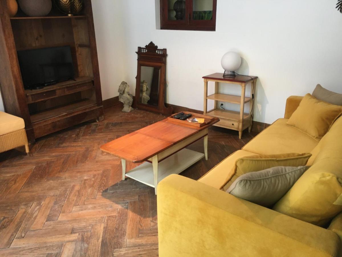 בנרס-דה-ביגור Charmant Appartement Sur Cour, Le Cerisier מראה חיצוני תמונה