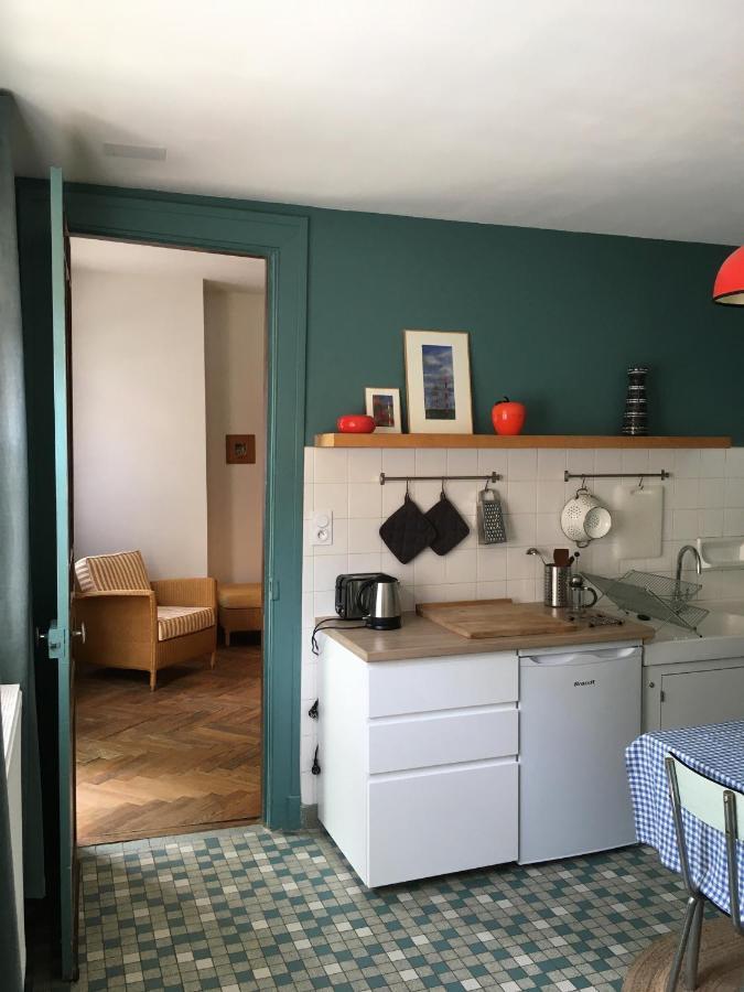 בנרס-דה-ביגור Charmant Appartement Sur Cour, Le Cerisier מראה חיצוני תמונה