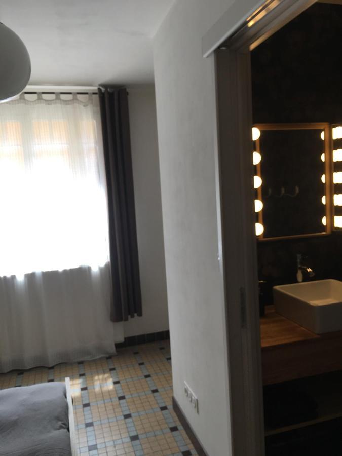 בנרס-דה-ביגור Charmant Appartement Sur Cour, Le Cerisier מראה חיצוני תמונה
