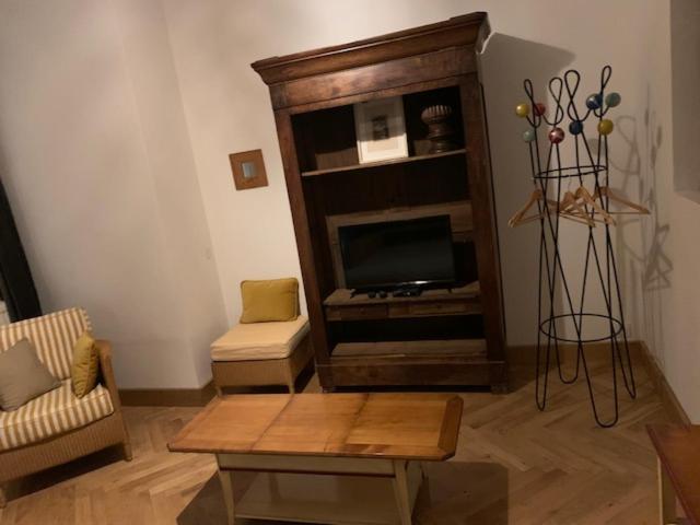 בנרס-דה-ביגור Charmant Appartement Sur Cour, Le Cerisier מראה חיצוני תמונה